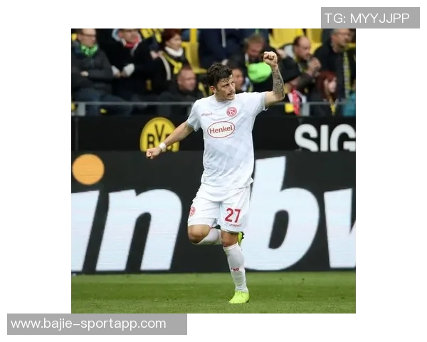 杜塞尔多夫正式签约多特蒙德年轻中锋保利纳转会费为40万欧元